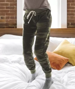 Nayked Apparel Athleisure><noscript><img width=