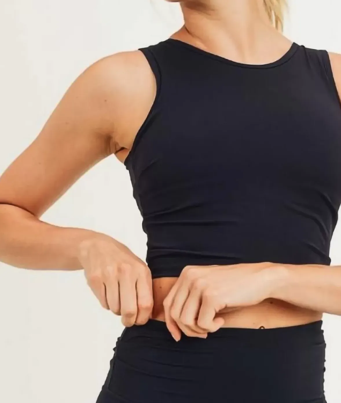 Nayked Apparel Athleisure>Women'S Ruched Sides Active Cropped Top/Discontinued